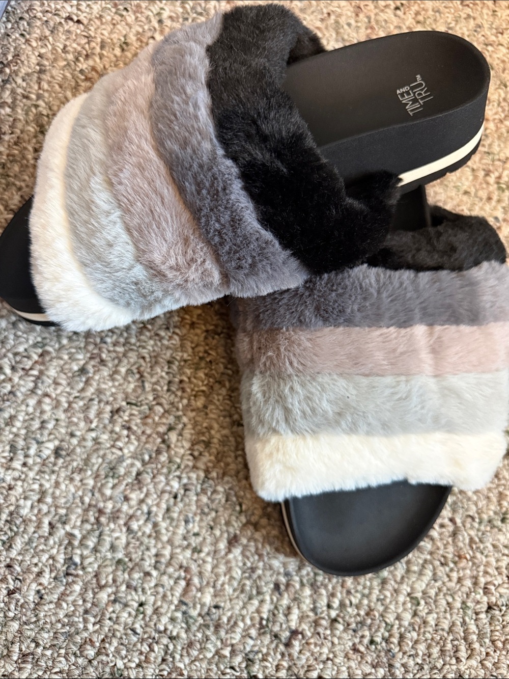 Time and Tru Multicolor Faux Fur Slide Sandals - Black, Gray